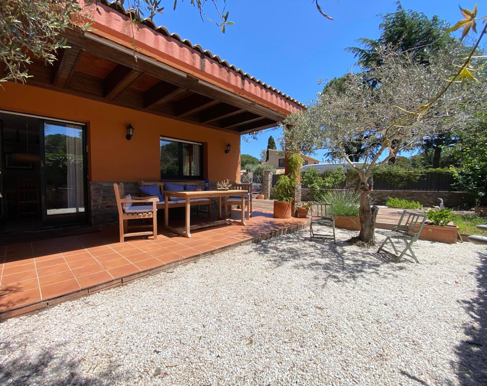 Casa Ras Villa Montras Exterior photo